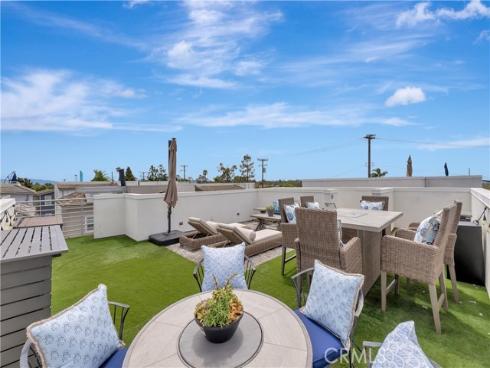 2105 Two Harbors Circle, Costa Mesa, CA