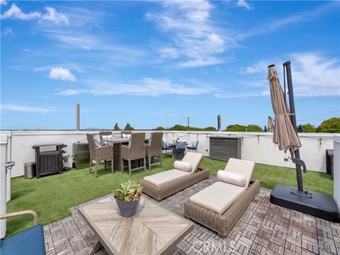 2105 Two Harbors Circle, Costa Mesa, CA