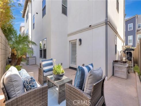 2105 Two Harbors Circle, Costa Mesa, CA