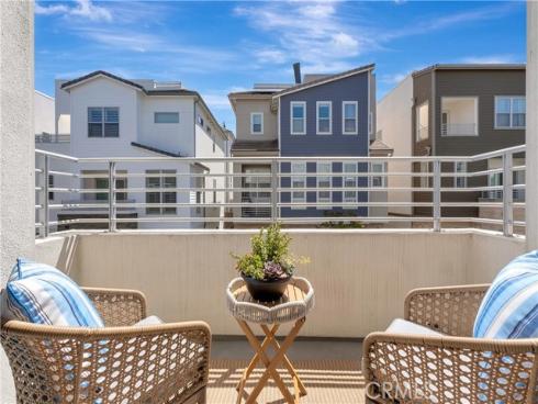 2105 Two Harbors Circle, Costa Mesa, CA