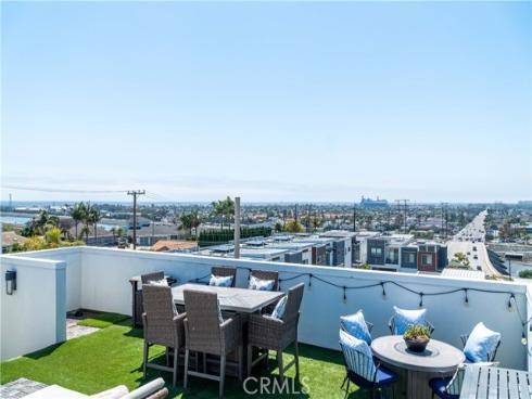 2105 Two Harbors Circle, Costa Mesa, CA