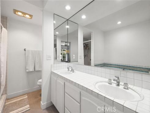 2435  Marseilles   Way, Costa Mesa, CA