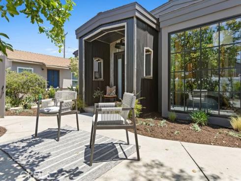 252 Walnut , Costa Mesa, CA