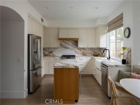 293 Mesa Dr , Costa Mesa, CA