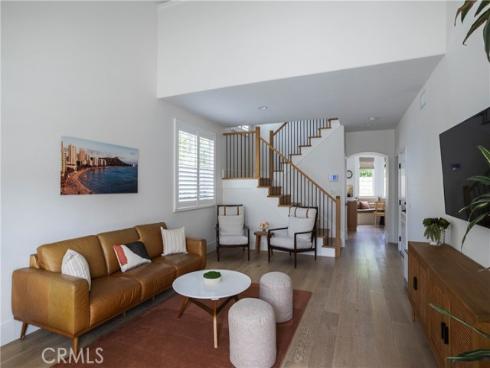 293 Mesa Dr , Costa Mesa, CA