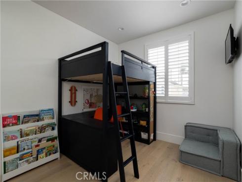 293 Mesa Dr , Costa Mesa, CA