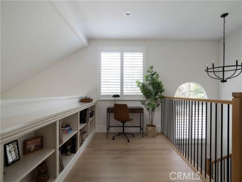 293 Mesa Dr , Costa Mesa, CA