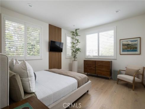 293 Mesa Dr , Costa Mesa, CA