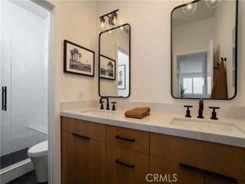 293 Mesa Dr , Costa Mesa, CA
