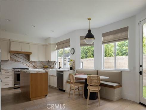 293 Mesa Dr , Costa Mesa, CA