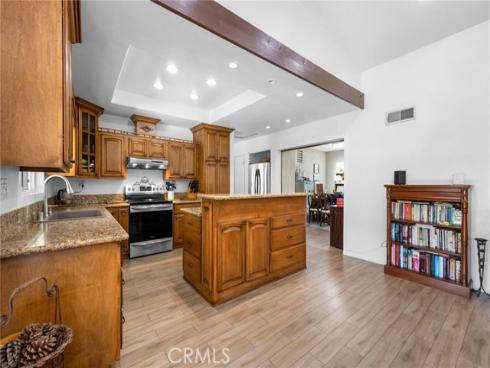 1099 Salinas , Costa Mesa, CA
