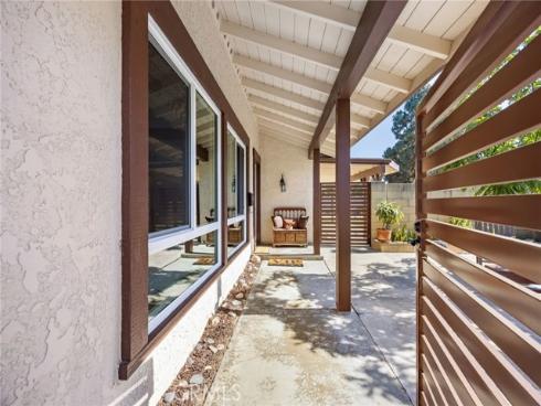 1099 Salinas , Costa Mesa, CA