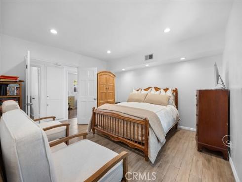 1099 Salinas , Costa Mesa, CA