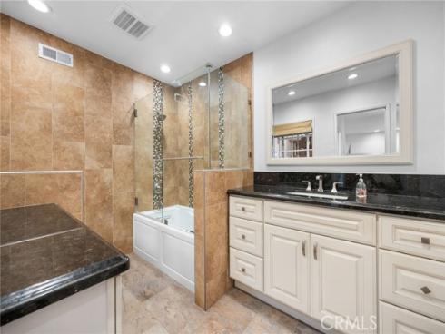 1099 Salinas , Costa Mesa, CA