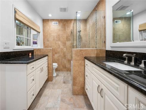 1099 Salinas , Costa Mesa, CA
