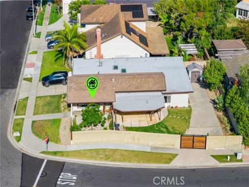 1099 Salinas , Costa Mesa, CA