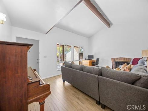 1099 Salinas , Costa Mesa, CA