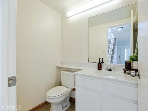 290  Victoria  29 (F8)  Street, Costa Mesa, CA