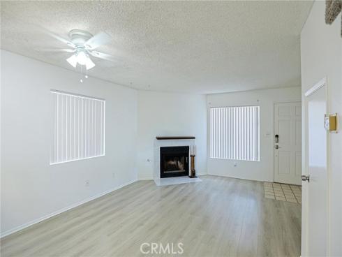 290  Victoria  29 (F8)  Street, Costa Mesa, CA