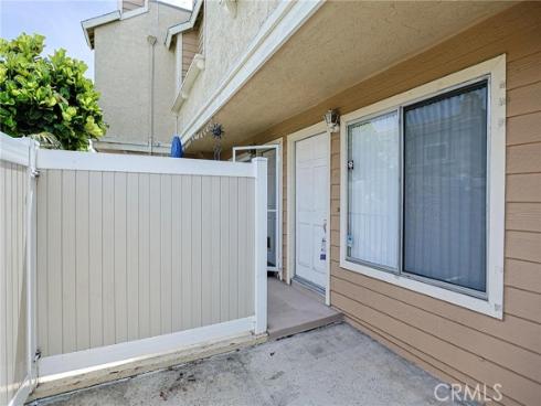 290  Victoria  29 (F8)  Street, Costa Mesa, CA