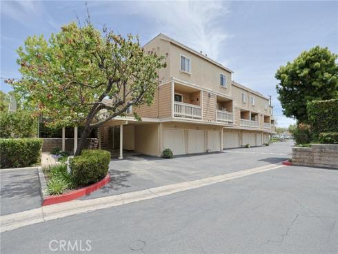 290  Victoria  29 (F8)  Street, Costa Mesa, CA