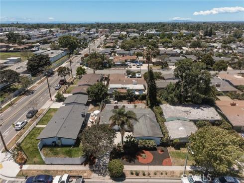 2107 Pomona , Costa Mesa, CA