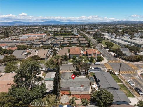 2107 Pomona , Costa Mesa, CA