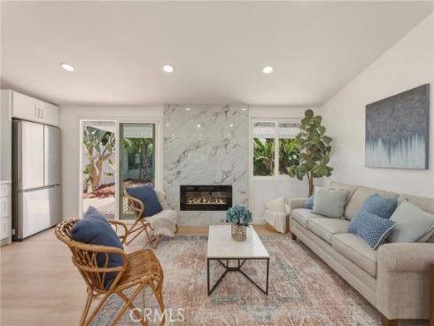 2107 Pomona , Costa Mesa, CA