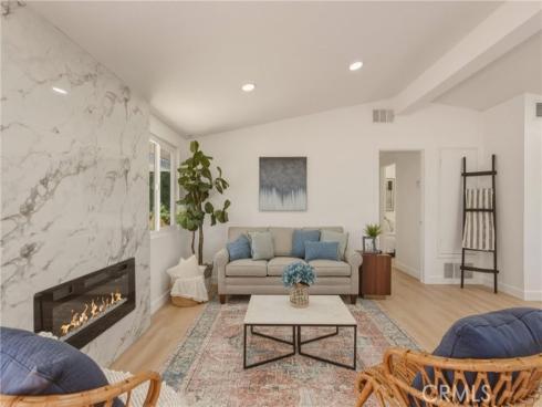 2107 Pomona , Costa Mesa, CA