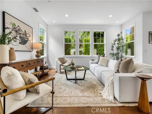 1578 Redlands , Costa Mesa, CA