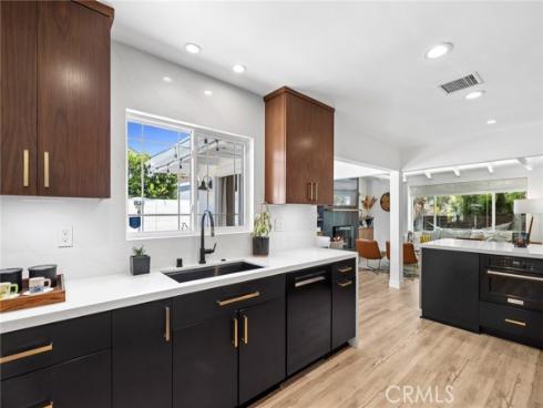 299 Mesa Drive, Costa Mesa, CA