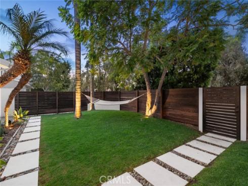 299 Mesa Drive, Costa Mesa, CA