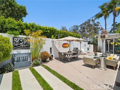 299 Mesa Drive, Costa Mesa, CA