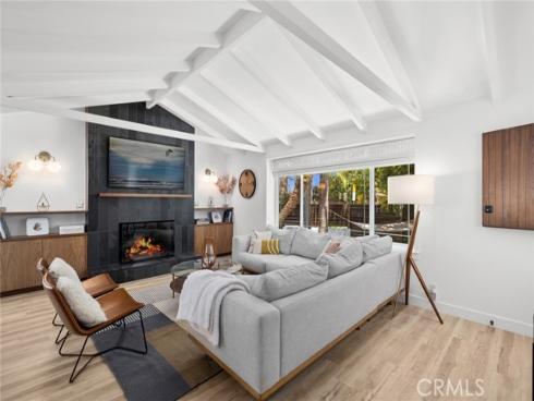 299 Mesa Drive, Costa Mesa, CA