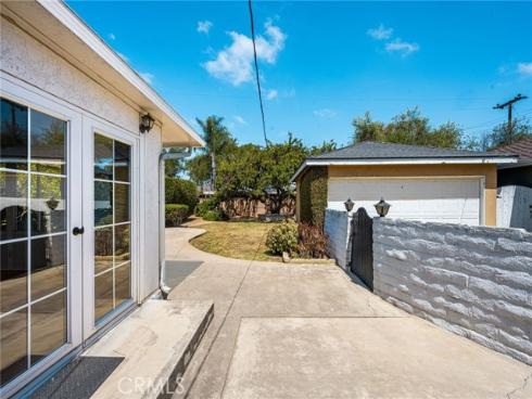 2687 Riverside , Costa Mesa, CA