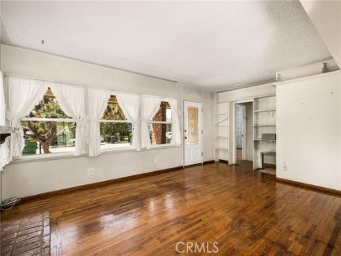 2687 Riverside , Costa Mesa, CA