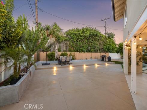 2750 San Carlos , Costa Mesa, CA