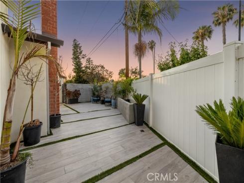 2750 San Carlos , Costa Mesa, CA