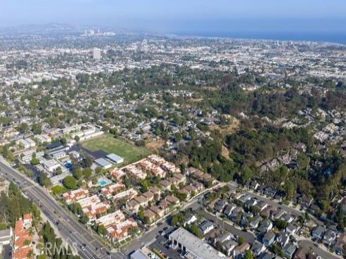 1090  Westward  5  Lane, Costa Mesa, CA