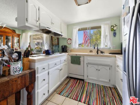1075  Corona   Lane, Costa Mesa, CA