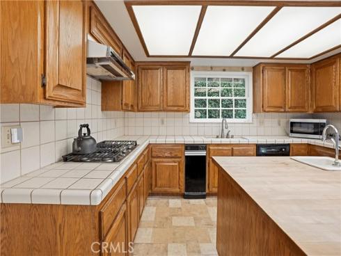 2037 S Capella Court, Costa Mesa, CA