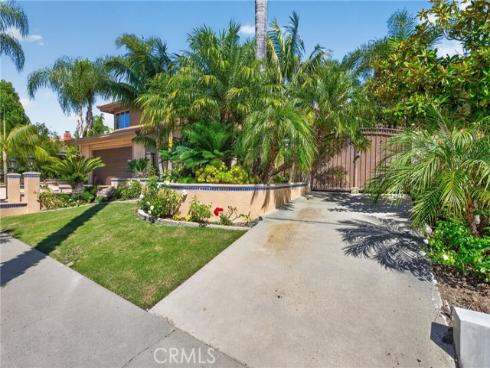 2740 Cardinal Drive, Costa Mesa, CA