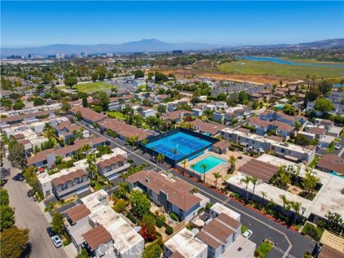 336 Tours Lane , Costa Mesa, CA
