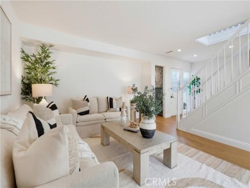 336 Tours Lane , Costa Mesa, CA