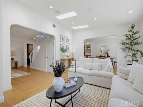 336 Tours Lane , Costa Mesa, CA