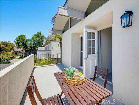 336 Tours Lane , Costa Mesa, CA