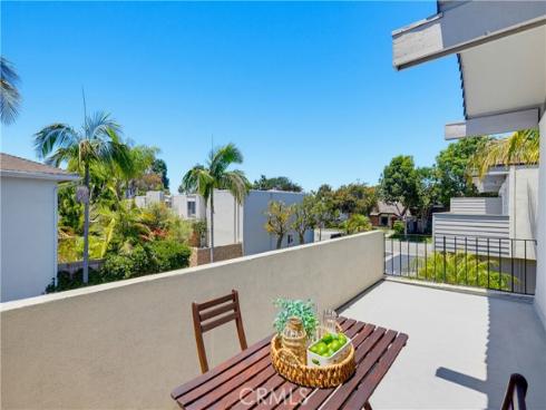 336 Tours Lane , Costa Mesa, CA