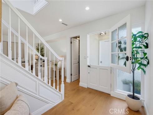 336 Tours Lane , Costa Mesa, CA