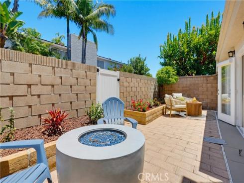 336 Tours Lane , Costa Mesa, CA