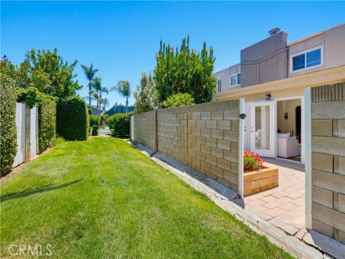 336 Tours Lane , Costa Mesa, CA